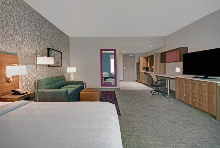 Home2 Suites by Hilton Atlanta Airport North with indoor pool in atlanta 3
