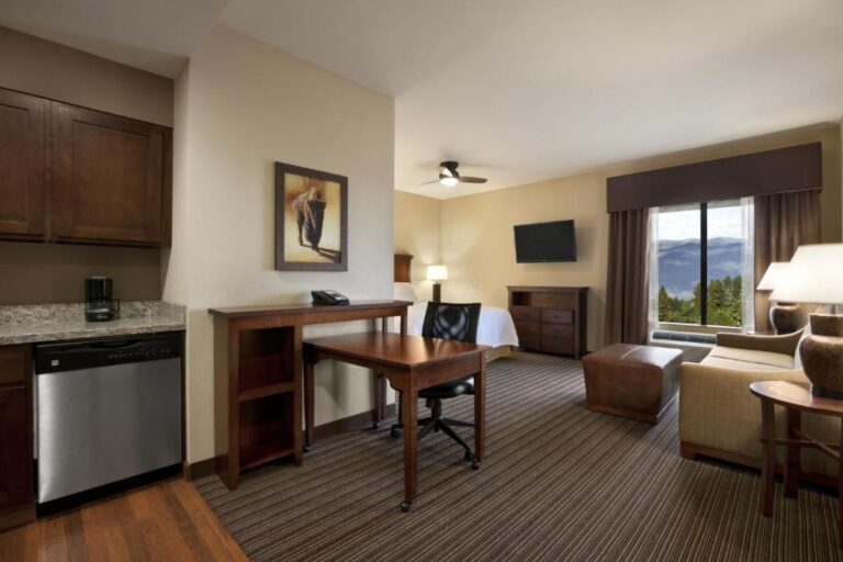 Homewood Suites by Hilton Kalispell - King Suite