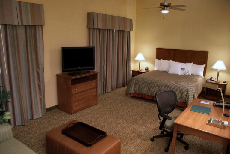 Homewood Suites by Hilton Phoenix Airport South 2