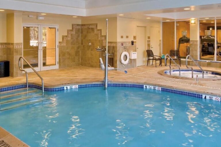 Hotels with Hot Tubs (22)