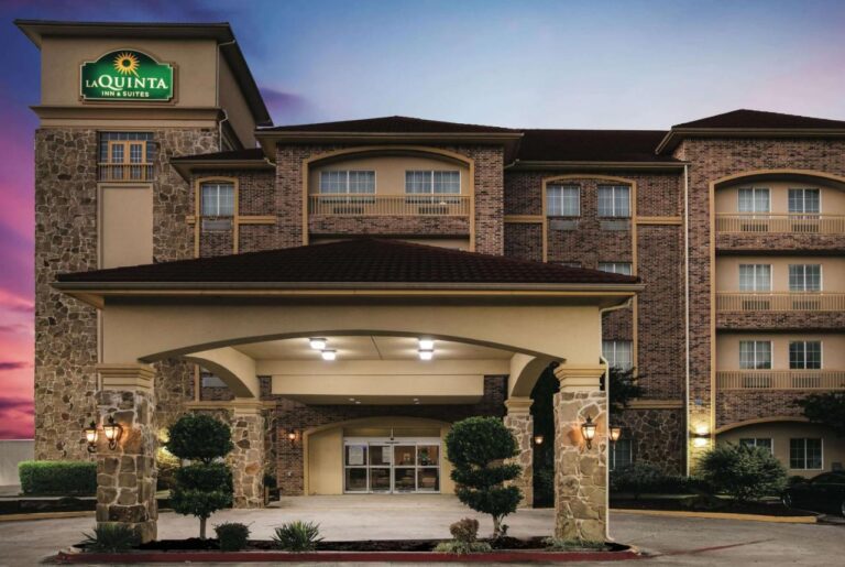 La Quinta by Wyndham Dallas South-DeSoto with indoor pool in dallas 2 5