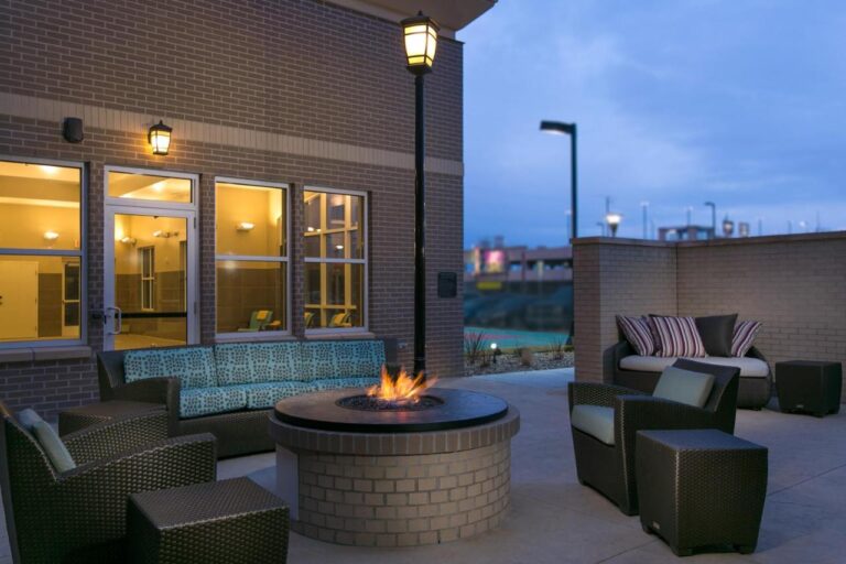 Romantic hotel Residence Inn by Marriott Kansas City at The Legends3