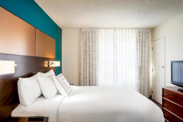 Residence Inn by Marriott - One-Bedroom Queen Suit