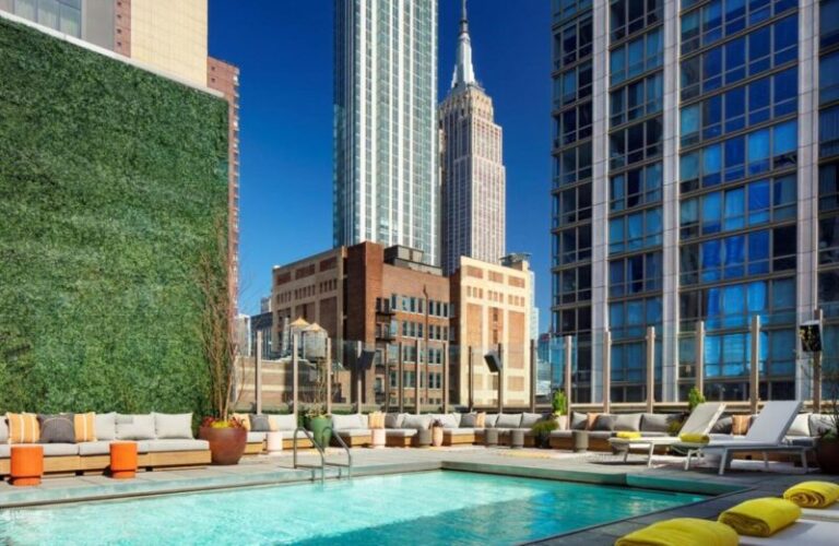nyc hotels with rooftop pool