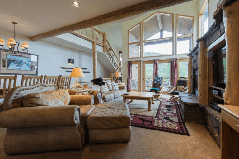 Ski Slopes and Scenic Views - Living Room