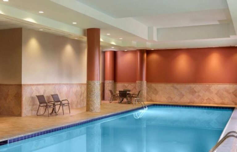 Sonesta Select Atlanta Cumberland Galleria with indoor pool in atlanta 2