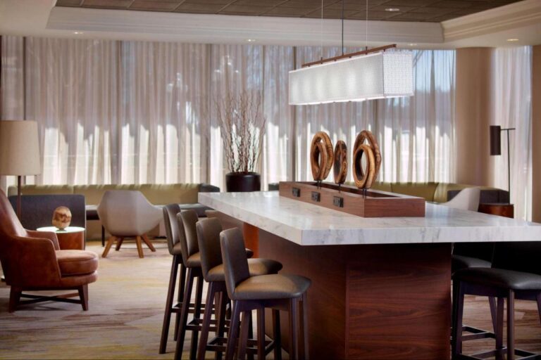 Sonesta Select Atlanta Cumberland Galleria with indoor pool in atlanta 4
