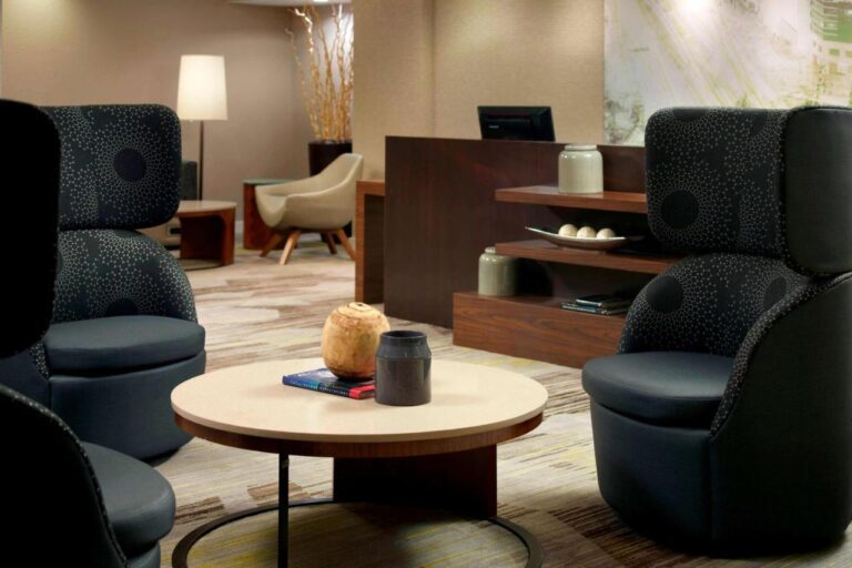 Sonesta Select Atlanta Cumberland Galleria with indoor pool in atlanta 5
