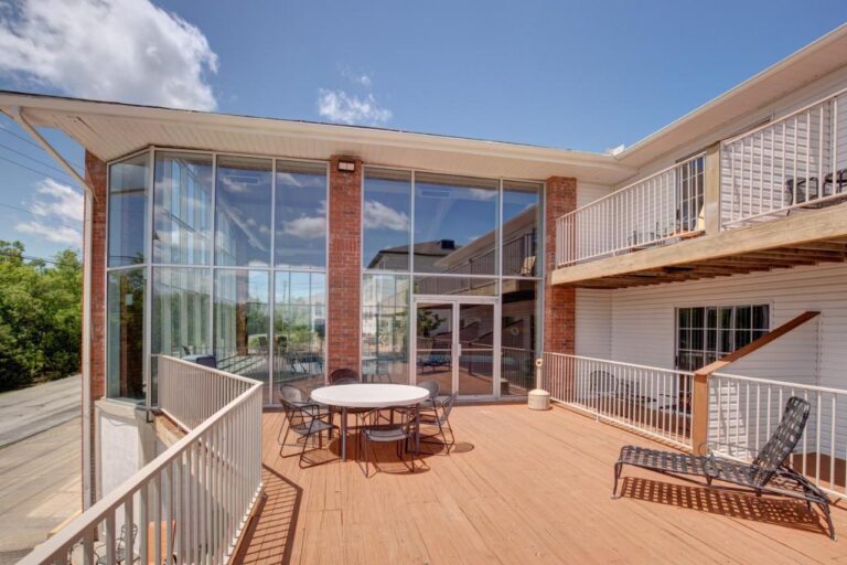 Southern Oaks Inn Near IMAX with indoor pool in branson 55