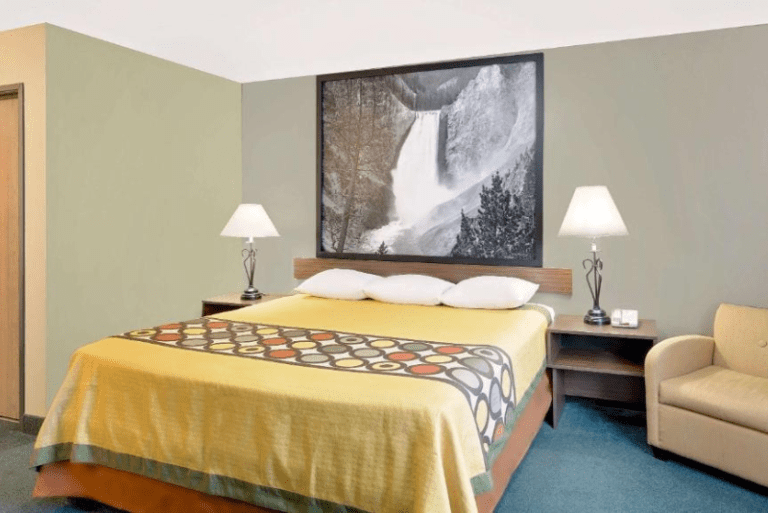 Super 8 by Wyndham - King Room
