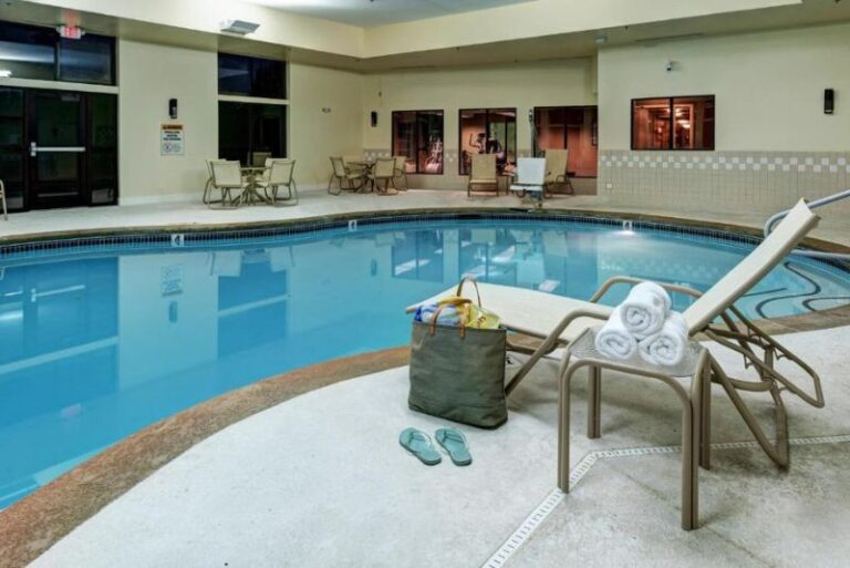 The Garrison Hotel & Suites - Pool Area