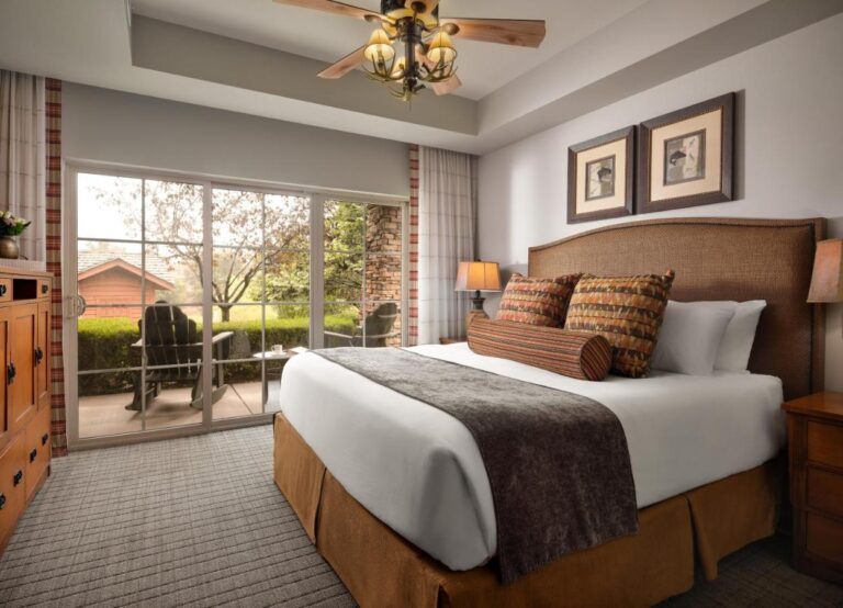 The Lodges at Timber Ridge by Vacation Club Rentals with indoor pool in branson 3