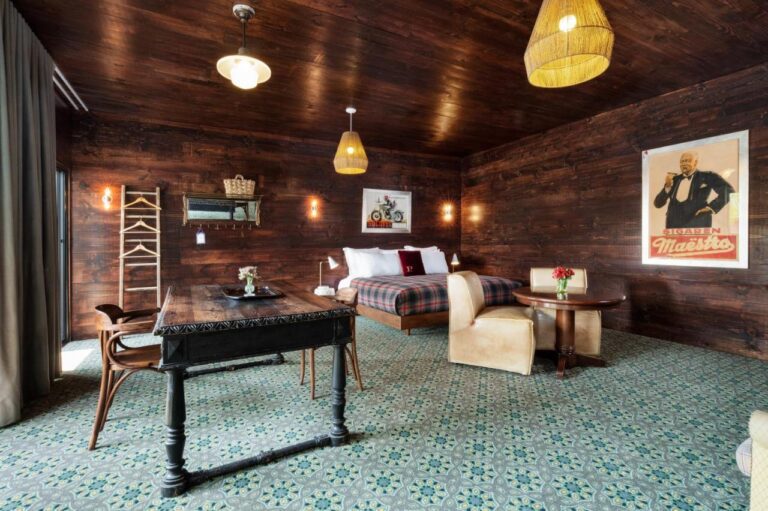 Themed Hotels in Los Angeles. Palihotel Melrose 3