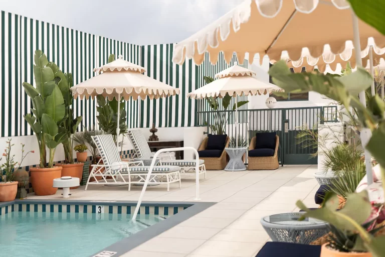 Themed Hotels in Los Angeles. Palihouse Hotel 1