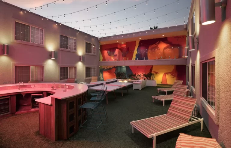 Themed Hotels in Los Angeles. The Kinney 4