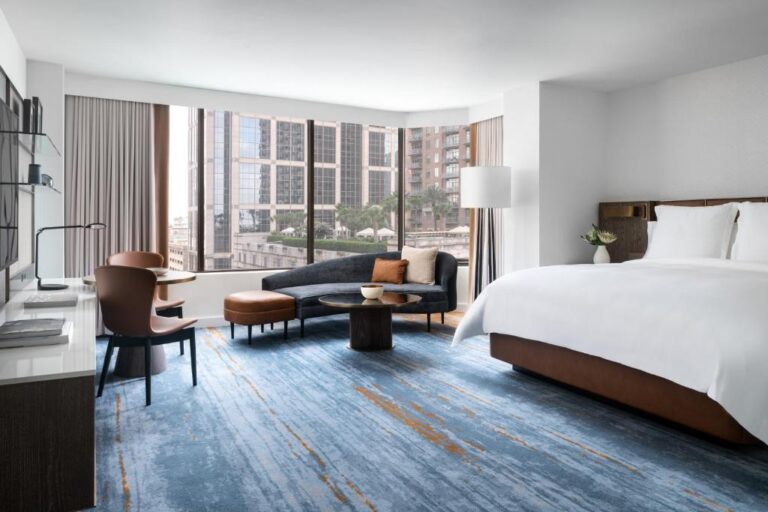 honeymoon suites in houston at Four Seasons Hotel Houston
