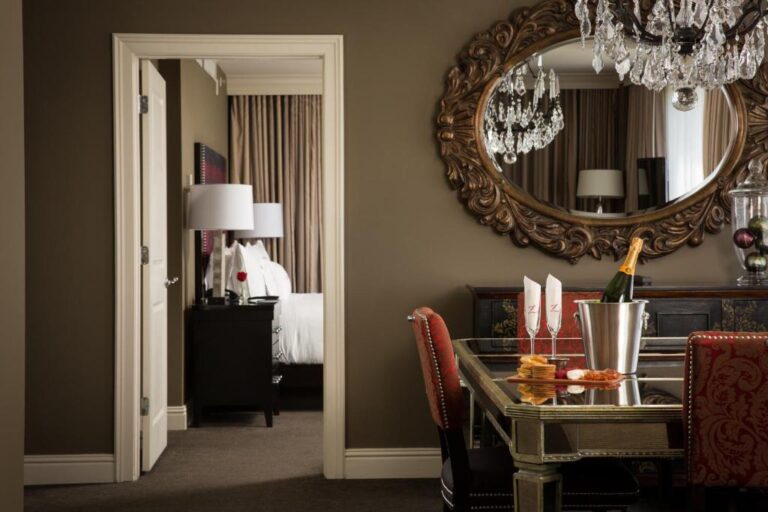 honeymoon suites in houston at Hotel Zaza Houston Museum District