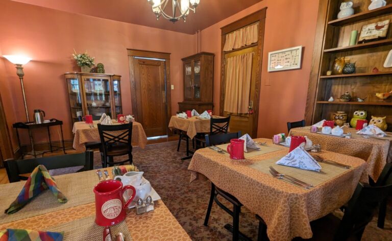 lancaster pa romantic hotels at Cardinal's Roost Bed and Breakfast