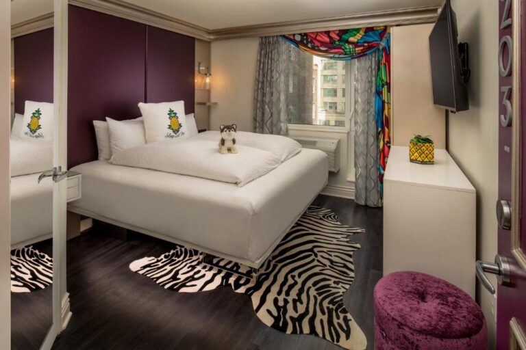 love hotels for couples at Staypineapple, An Artful Hotel, Midtown New York in nyc