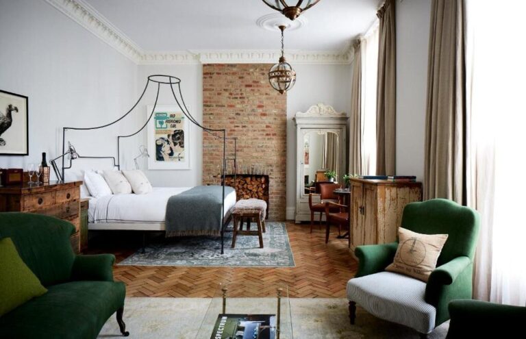 romantic hotels at Artist Residence London in london