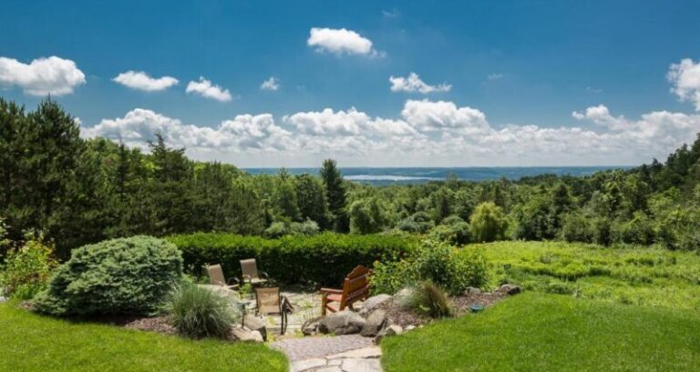 romantic hotels at Inn at Wawanissee Point in wisconsin dells