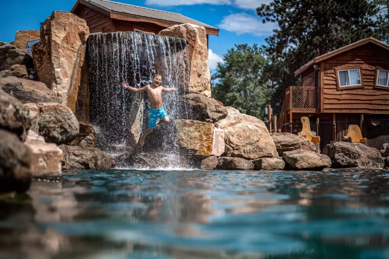 romantic hotels at Natura Treescape Resort in wisconsin dells