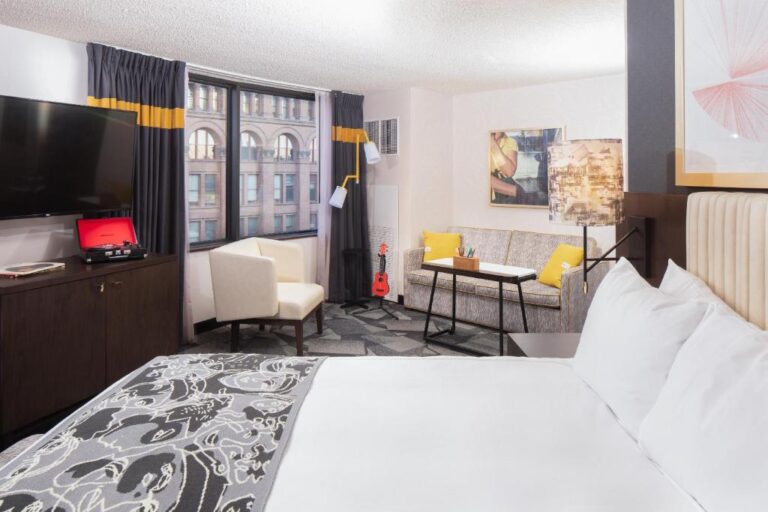 romantic hotels at Saint Kate - The Arts Hotel in wisconsin della