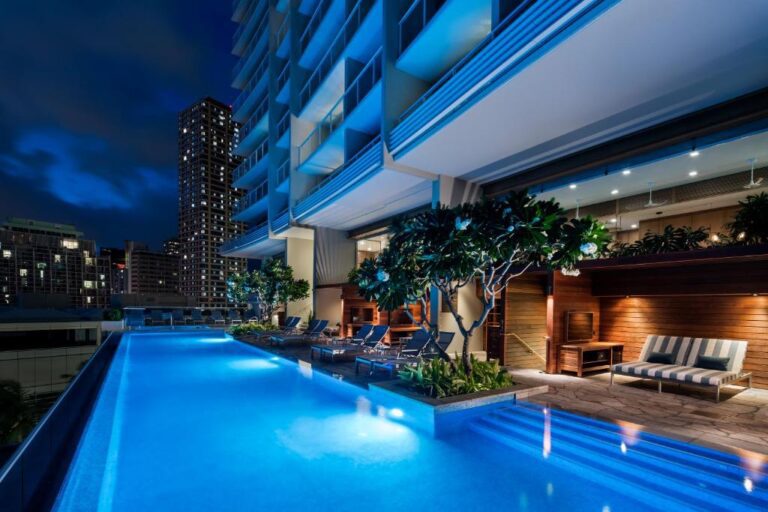 romantic hotels at The Ritz-Carlton Residences, Waikiki Beach Hotel in hawaii