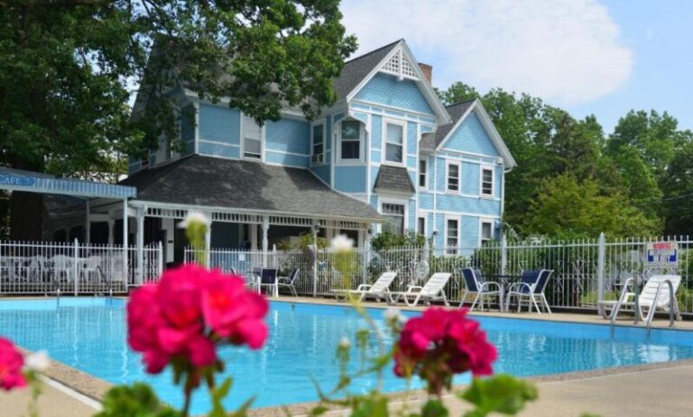 romantic hotels at White Rose Inns & Motel in wisconsin dells