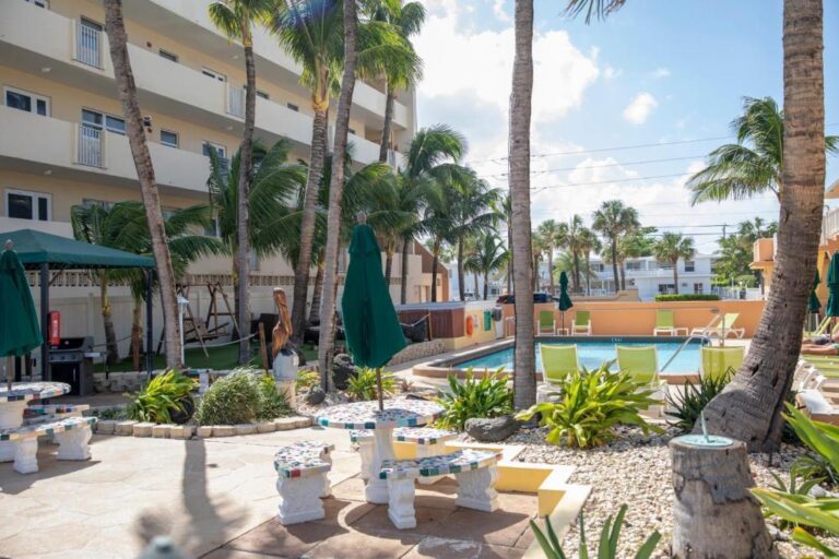 romantic hotels at Windjammer Resort and Beach Club in fort lauderdale