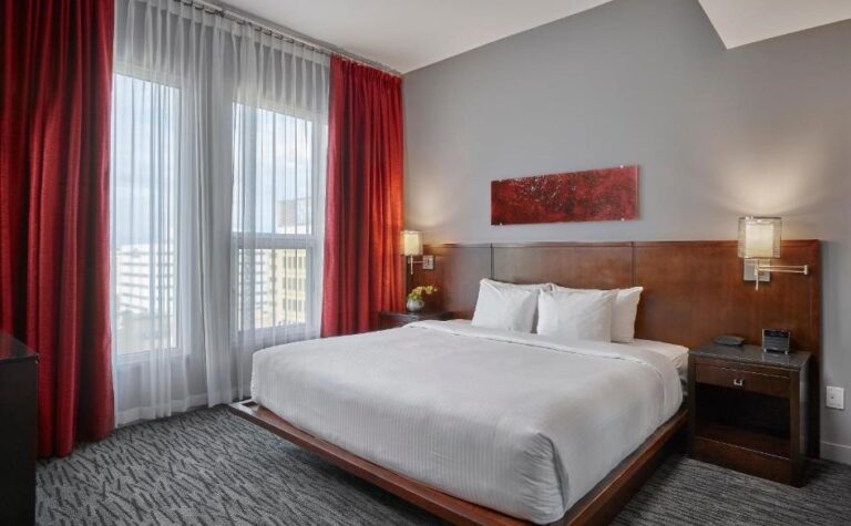 romantic hotels in edmonton at Matrix Hotel