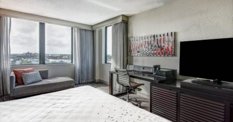romantic hotels in fort lauderdale at Renaissance Cruise Port Hotel