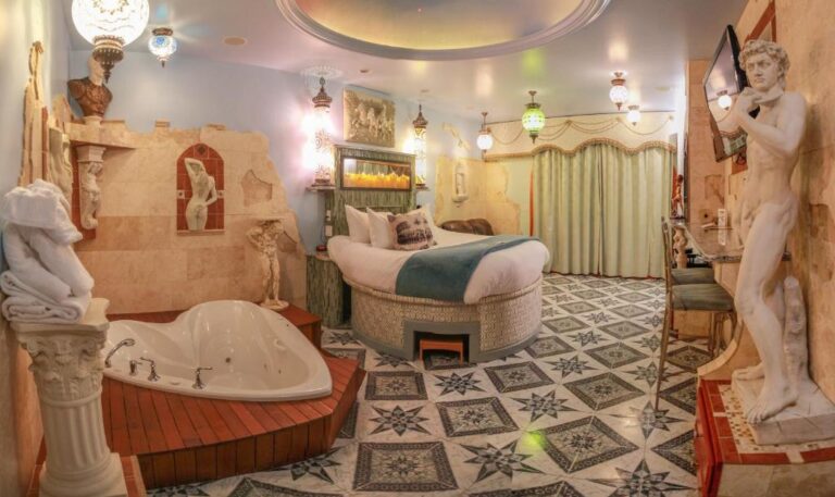romantic hotels in maine at Adventure Suites