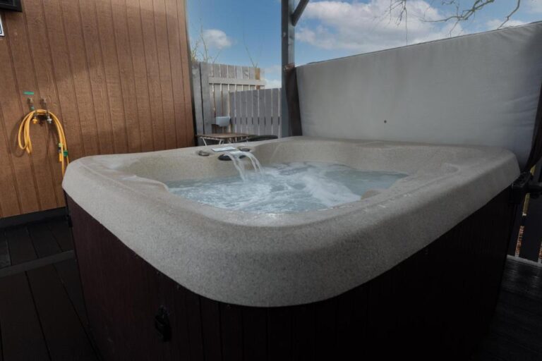 romantic hotels in manchester at Arranview Holiday Park Luxury Glamping Pods & Lodges