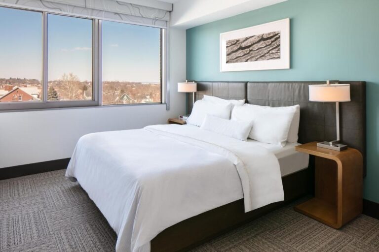 romantic hotels in omaha at Element Omaha Midtown Crossing