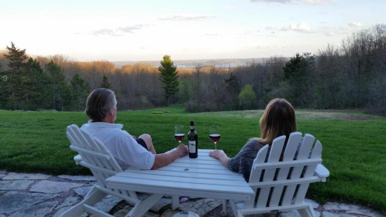 romantic hotels in wisconsin dells at Inn at Wawanissee Point