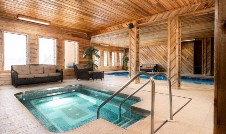 romantic hotels in wisconsin dells at The VUE Boutique Hotel