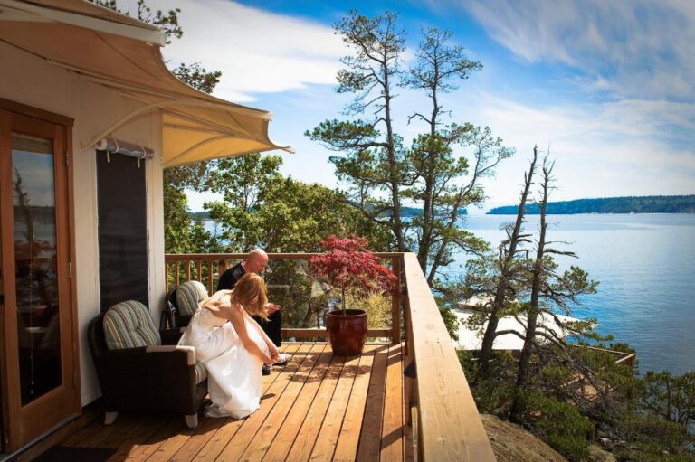 vancouver romantic hotels at Rockwater Secret Cove Resort