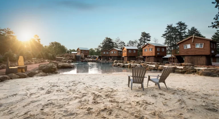 wisconsin dells romantic hotels at Natura Treescape Resort