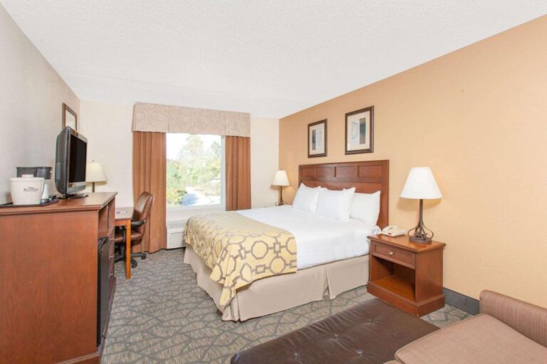 Baymont by Wyndham Branson - On the Strip with indoor pool in branson 3