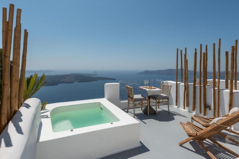 Cocoon Suites honeymoon suites in santorini