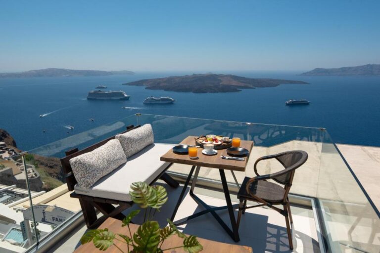Daydream Luxury Suites honeymoon suites in santorini