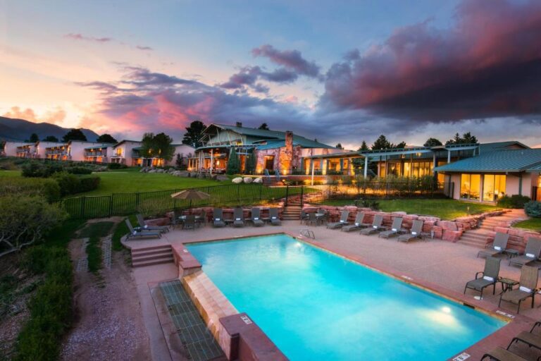 Garden of the Gods Club & Resort honeymoon suites in colorado springs