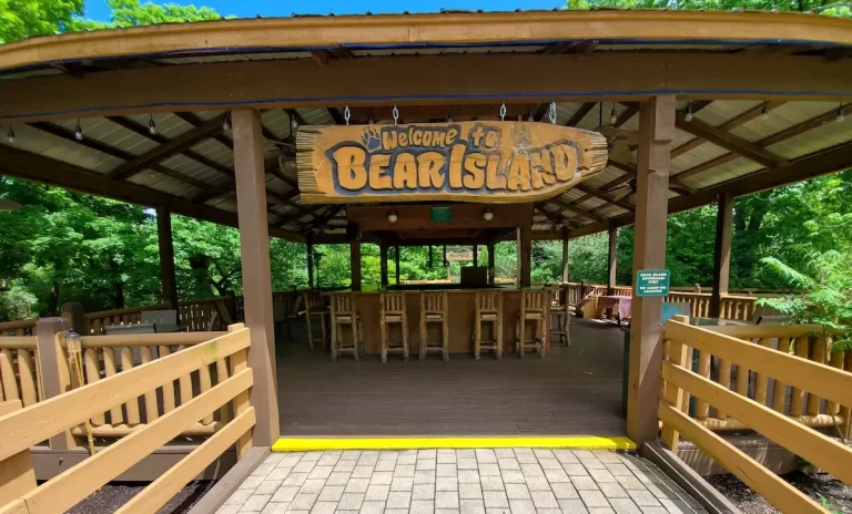 Grand Bear Resort at Starved Rock illinois themed 5
