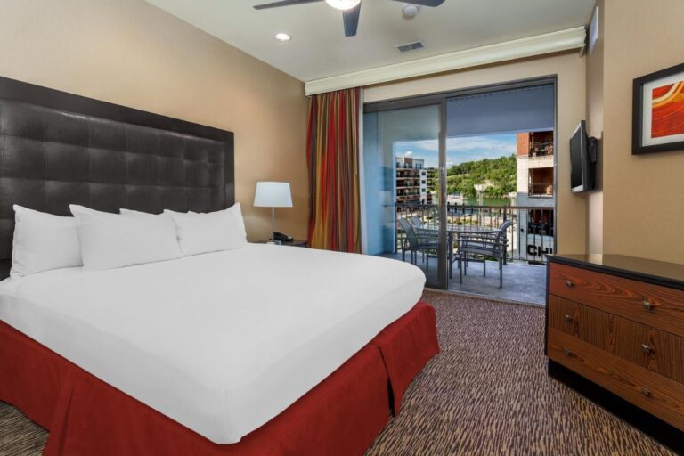 Hilton Promenade Branson Landing with indoor pool in branson 3