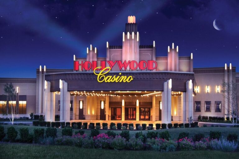 Hollywood Casino fantasy hotel in illinois