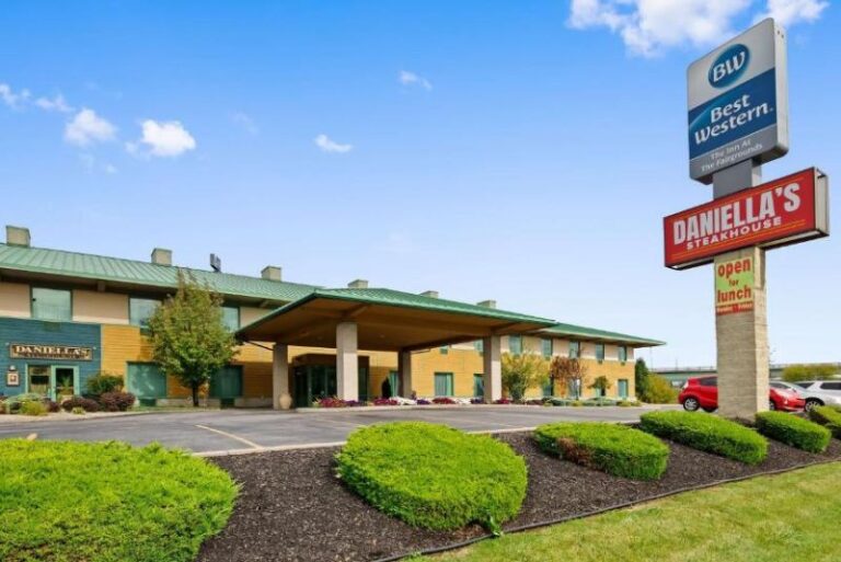 Hotels in Syracuse with In-Room Hot Tub 3