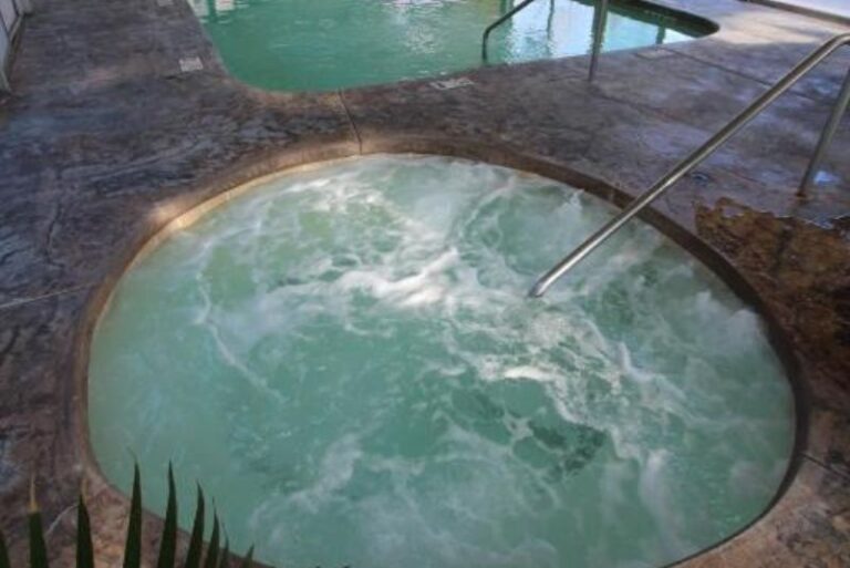 Hotels with Hot Tubs - 2023-02-10T043753.014