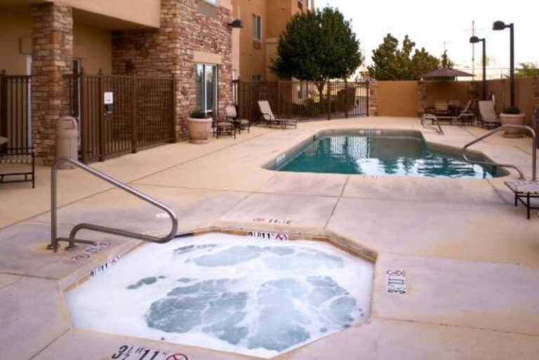 Hotels with Hot Tubs - 2023-02-10T045224.796