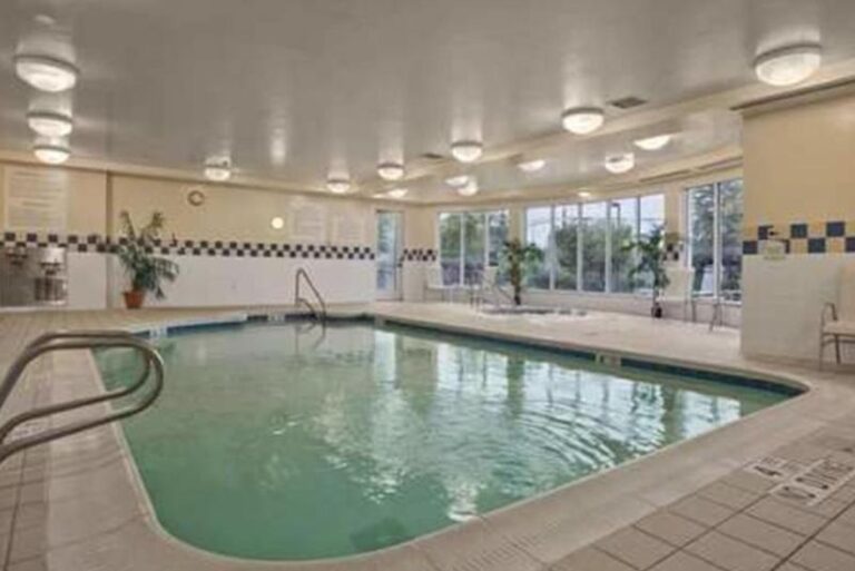 Indoor Pool Area with Hot Tub (2)